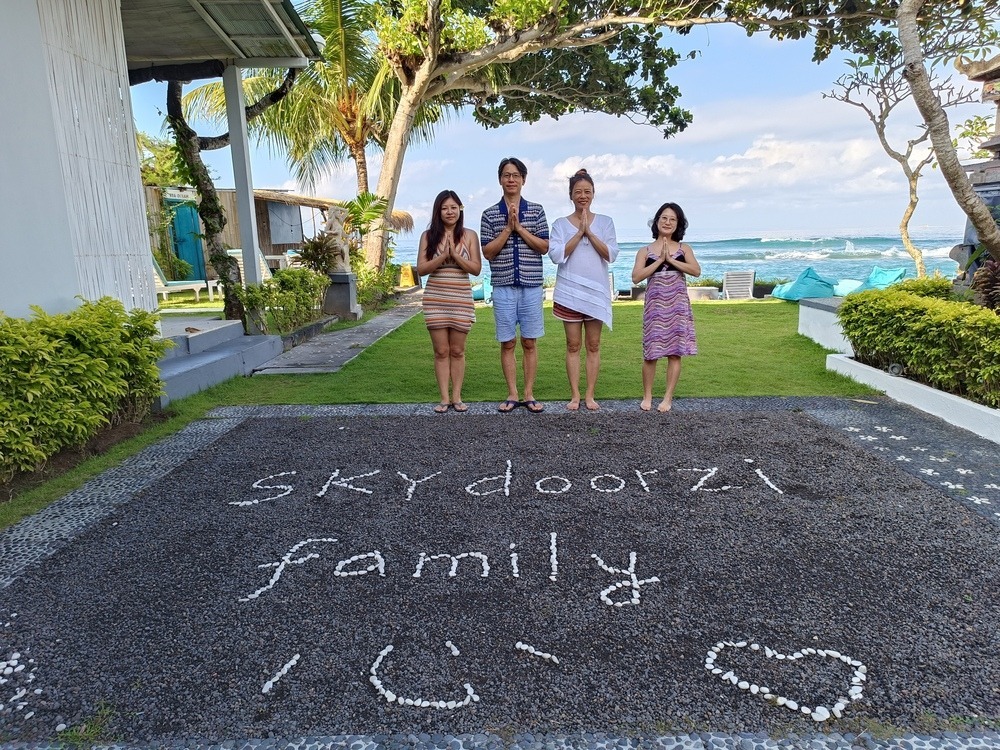 Skydoorzi小銘覺醒中心 心靈諮詢師證書班 正向思考 業務成交 溝通技巧 心靈諮詢師 前世今生催眠